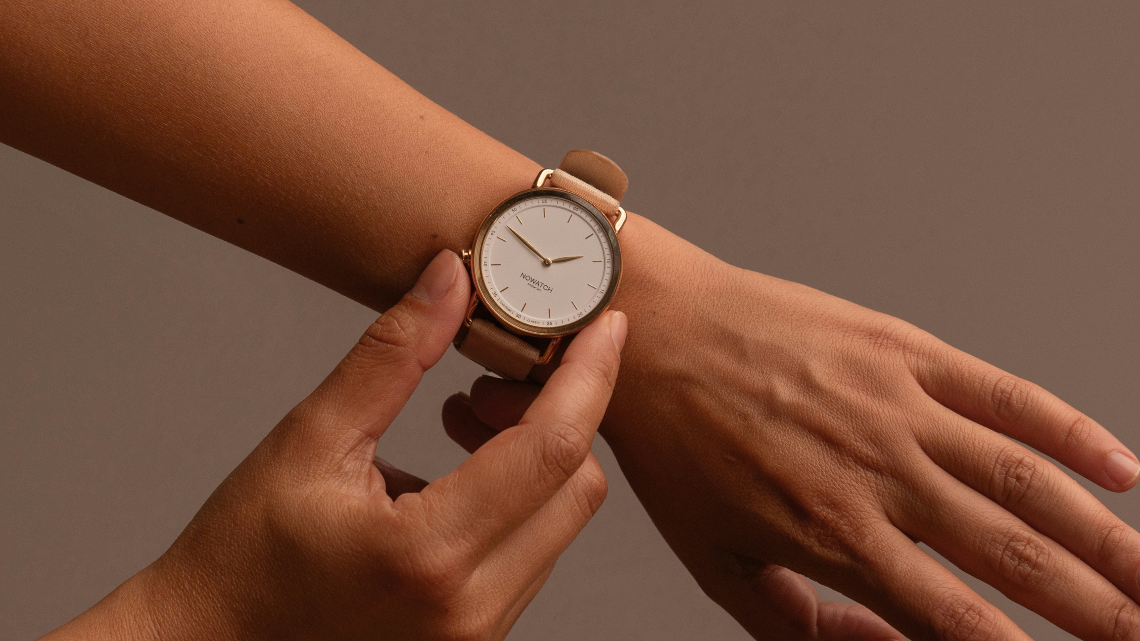 Woman wearing The NOWATCH